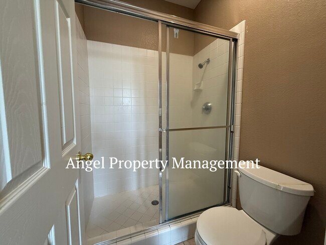 Building Photo - 2125 Galen Dr