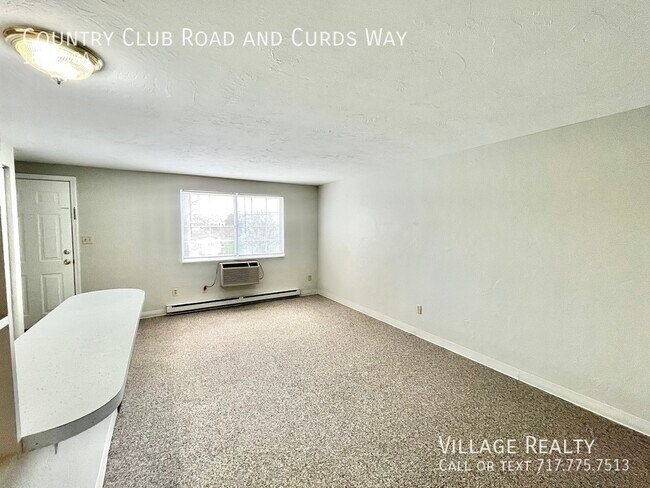Building Photo - 681 Country Club Rd