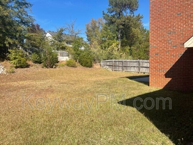 Building Photo - 627 Surrey Ln