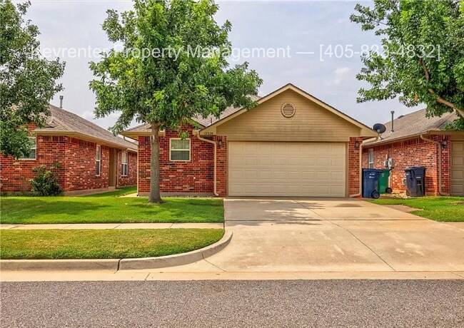 Building Photo - Gorgeous 3 bedroom 2 Bath and 2 Car Home in the Heart of Yukon