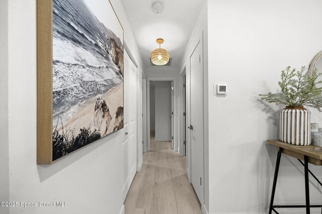 Building Photo - 325 Eva St NE