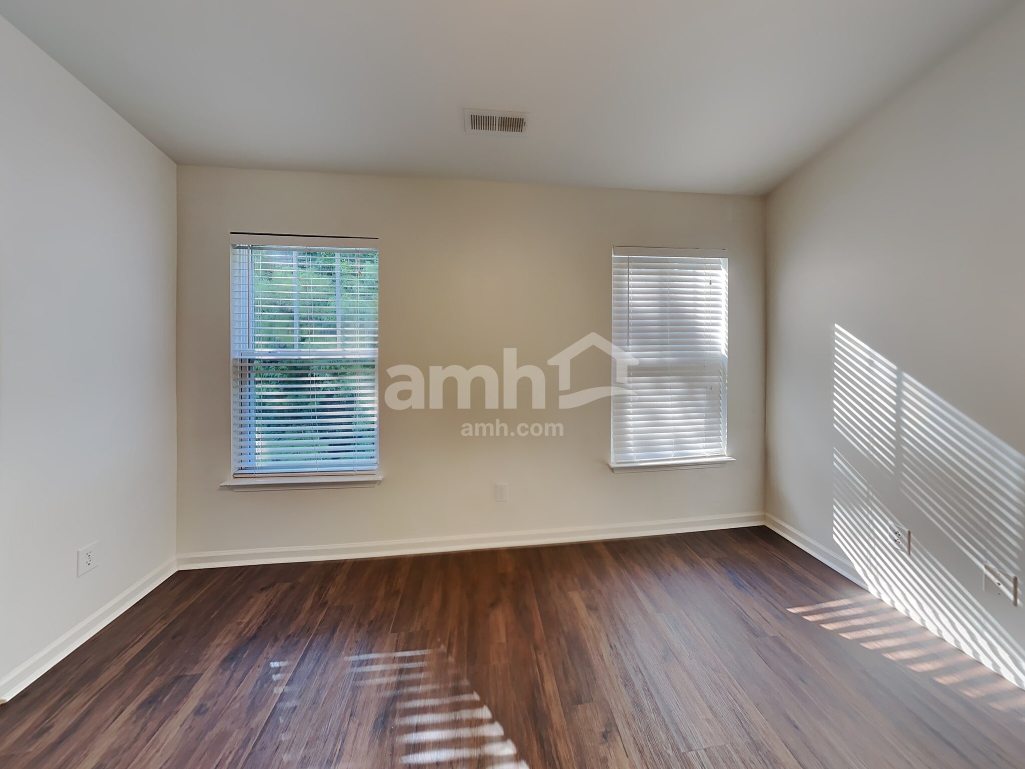 Building Photo - 3709 Pinkham Way