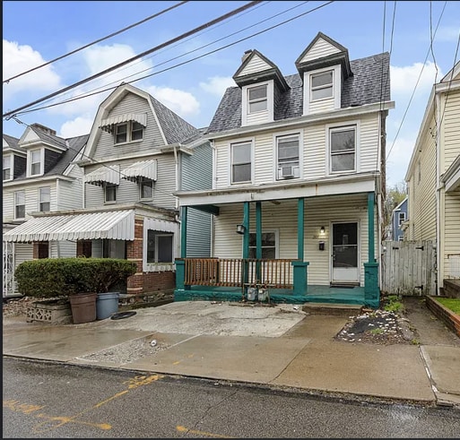 Building Photo - 207 Dunseith St