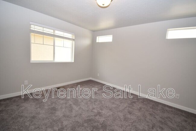 Building Photo - 214 E Allegheny Pl