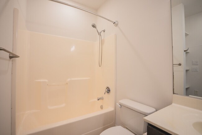 Building Photo - 1032 Skyline View Way