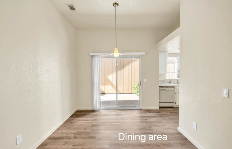 Building Photo - 9255 Guillermina Ct