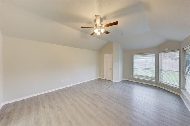 Building Photo - 2107 Crossbay Ct
