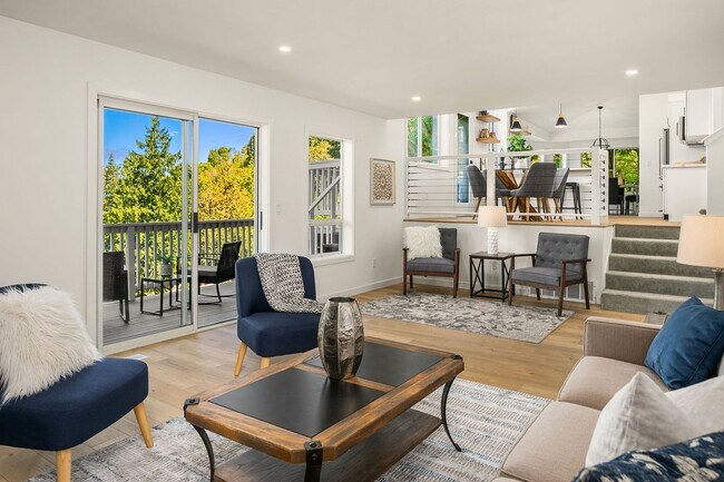 Building Photo - Beautiful Home in Mukilteo with Panoramic ...