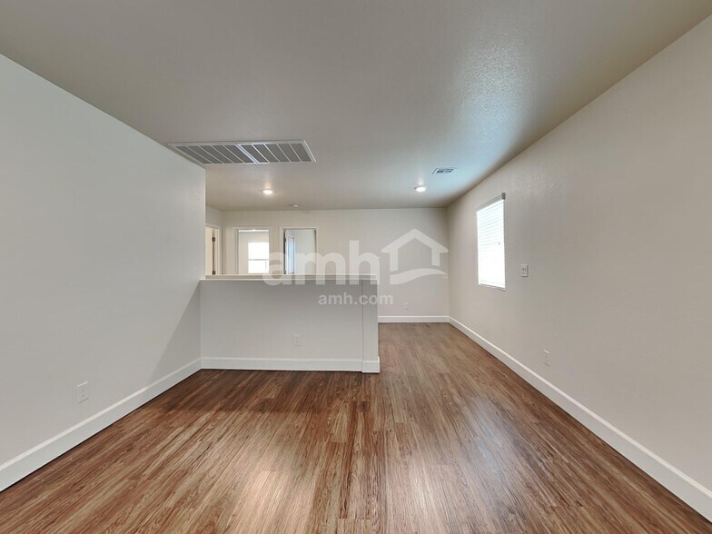 Building Photo - 1713 Viaggio Ave