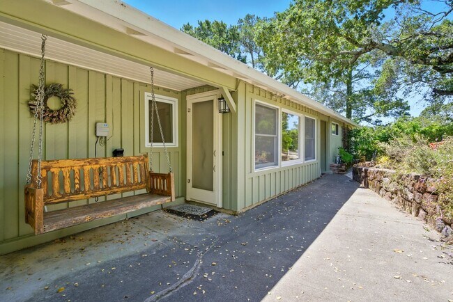 Building Photo - Gorgeous 4 bedroom home in Greenbrae with ...