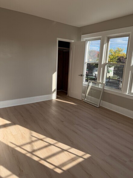 Building Photo - 8715 Sutter Ave