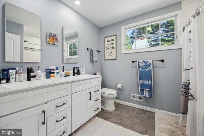 Building Photo - 531 Misty Hollow Ct