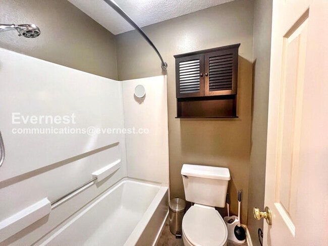 Building Photo - 42 Summit Ridge Dr