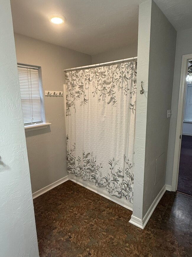 Building Photo - 304 Patriot Cir