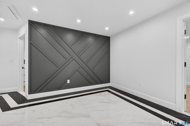 Building Photo - 6 Brighton St