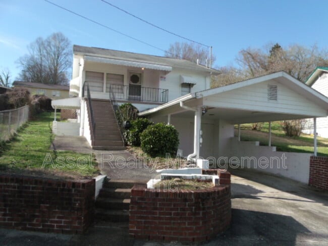Building Photo - 102 Wainwright Rd