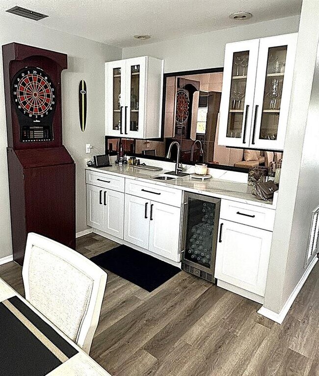 Building Photo - 3082 Cascade Dr