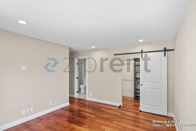 Building Photo - 41098 Bairo Ct