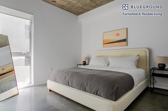 Building Photo - 3838 Dunn Dr