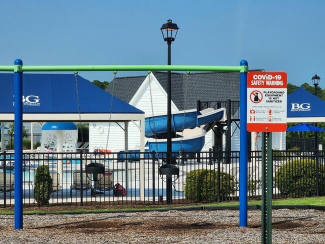 Building Photo - 257 Riley Wy