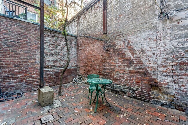 Building Photo - 102 Revere St