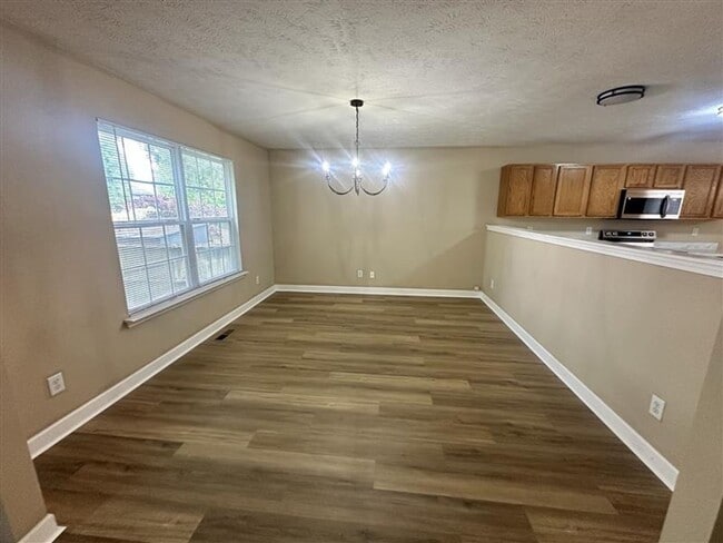 Building Photo - Beautiful renovated home in Hermitage