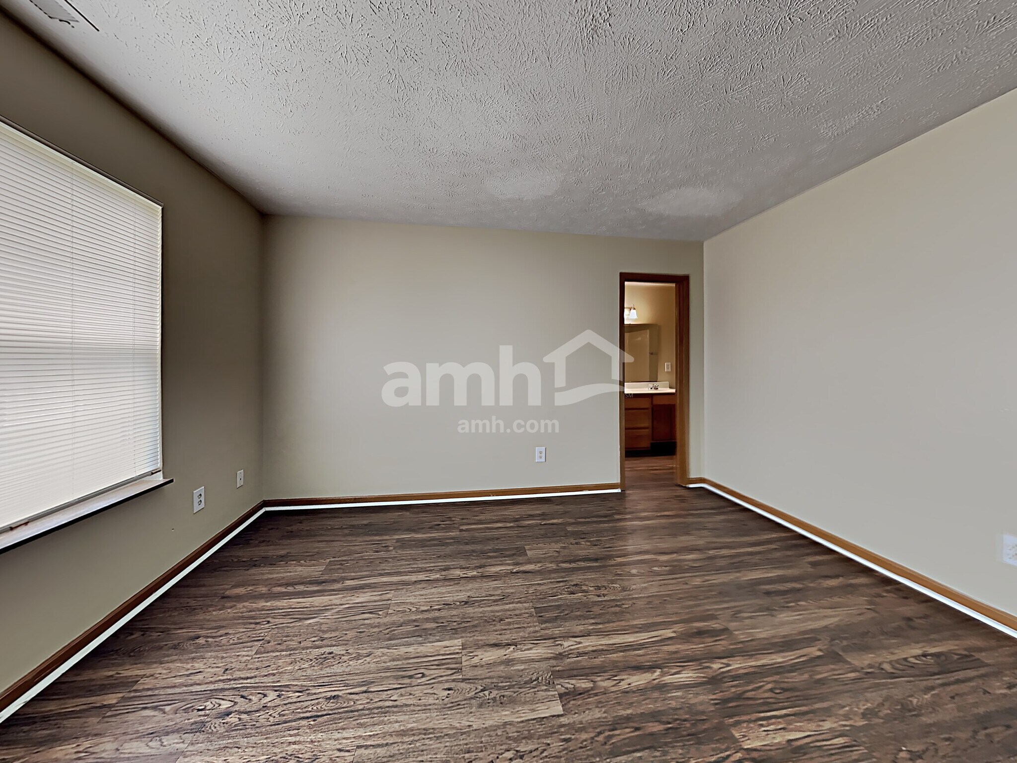 Building Photo - 8255 Captain Dr