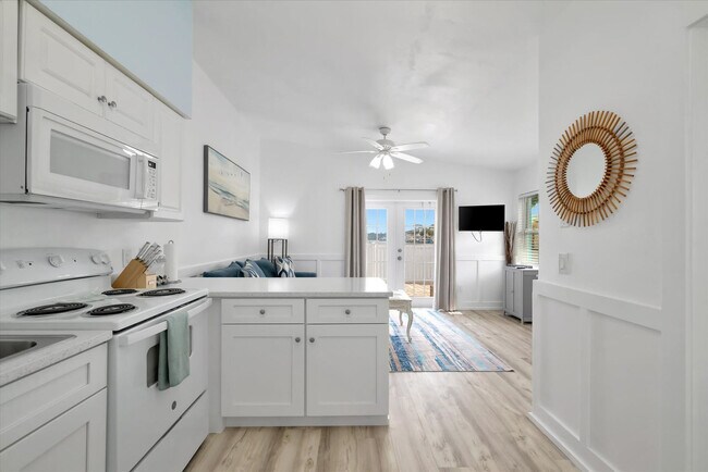 Building Photo - 711 E Gulf Blvd