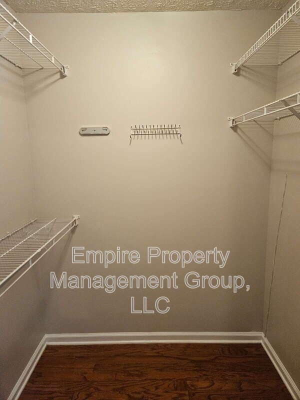 Building Photo - 202 Castlebury Dr
