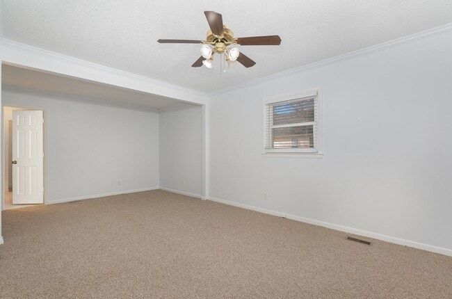 Building Photo - MOVE-IN READY!