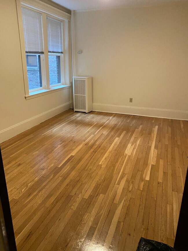 Primary Photo - 75 Longwood Ave