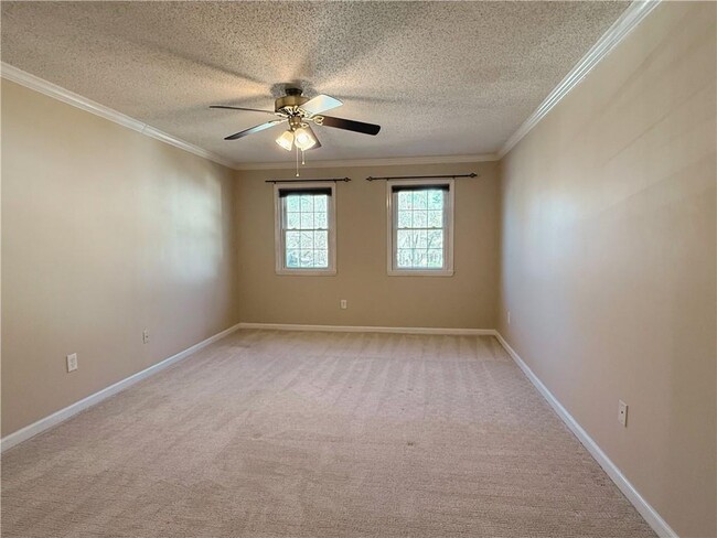 Building Photo - 7024 Somerset Cir