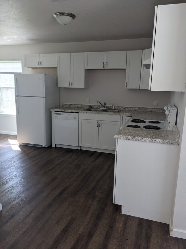 Building Photo - Towne South Duplexes - Brittany Lane