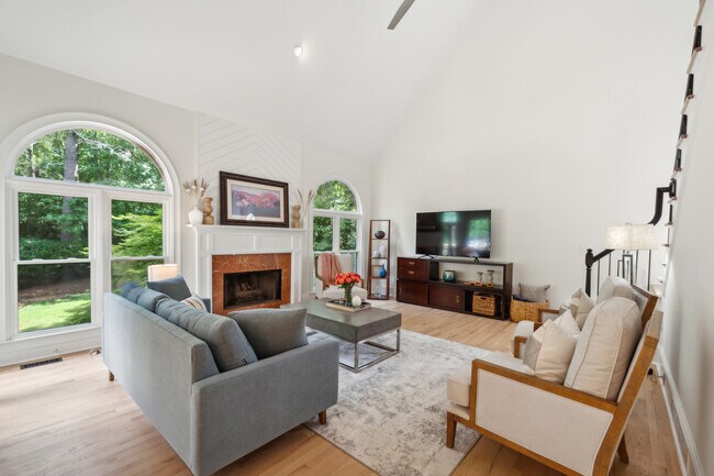 Living room - 510 Newburgh Way