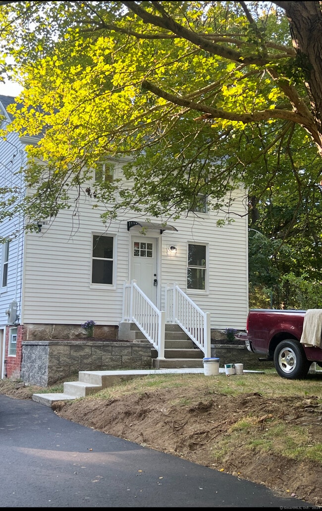 Building Photo - 46 Morgan St