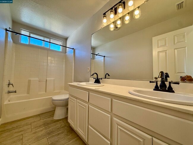 Building Photo - 4431 Meadow Valley Cir