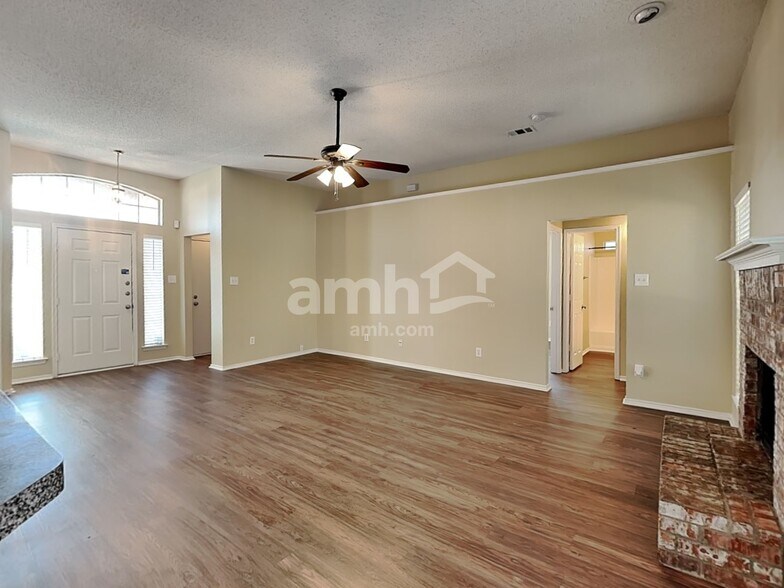 Building Photo - 733 Grandview Ave