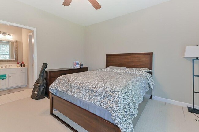 Building Photo - 3030 Sugarloaf Club Dr