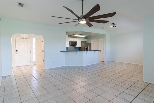 Building Photo - 16049 Treebine Dr