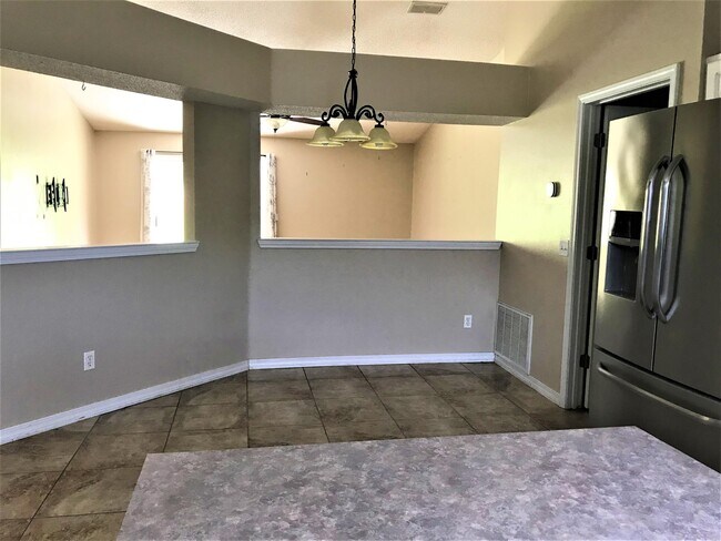 Building Photo - 335 Egan Dr