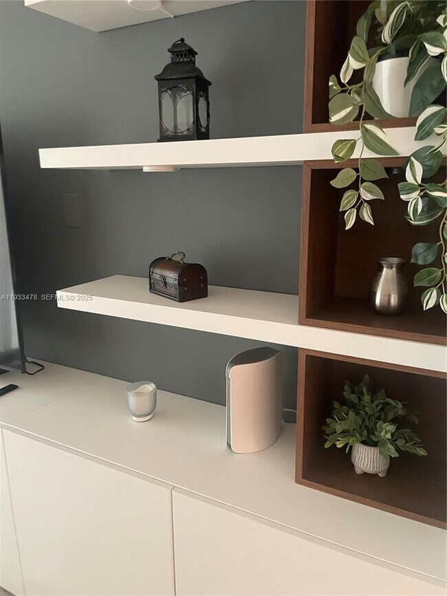 Building Photo - 2030 S Ocean Dr