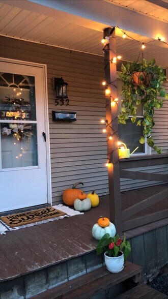 Front door - 532 W 1st St