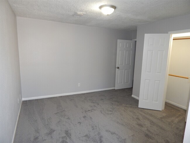 Building Photo - 22430 S Rebecca Burwell Ln