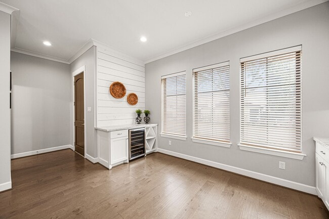 Building Photo - 2307 Langston St