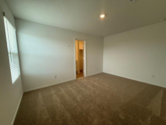 Building Photo - 196 Ammolite Ln
