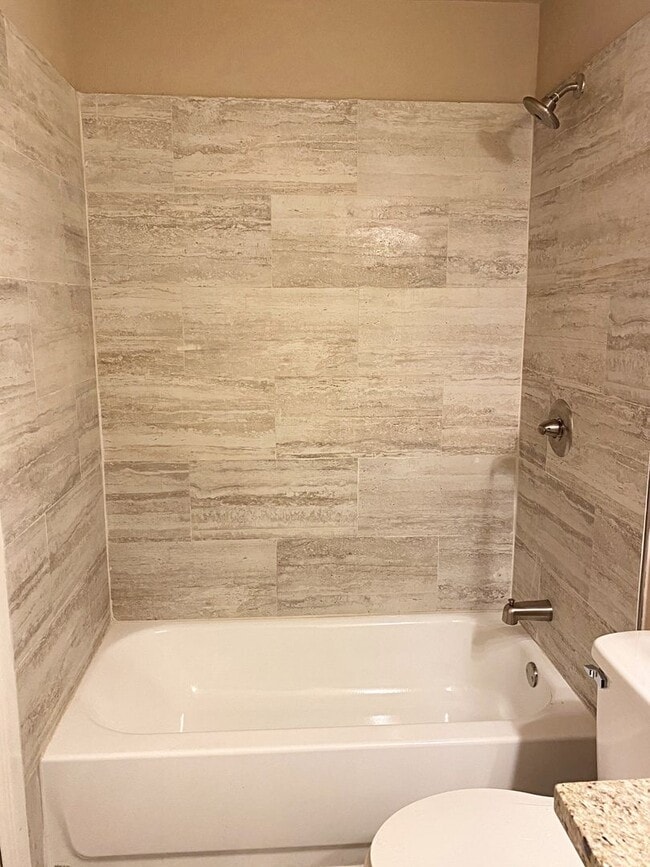 Building Photo - 8674 Glen Meadow Ln