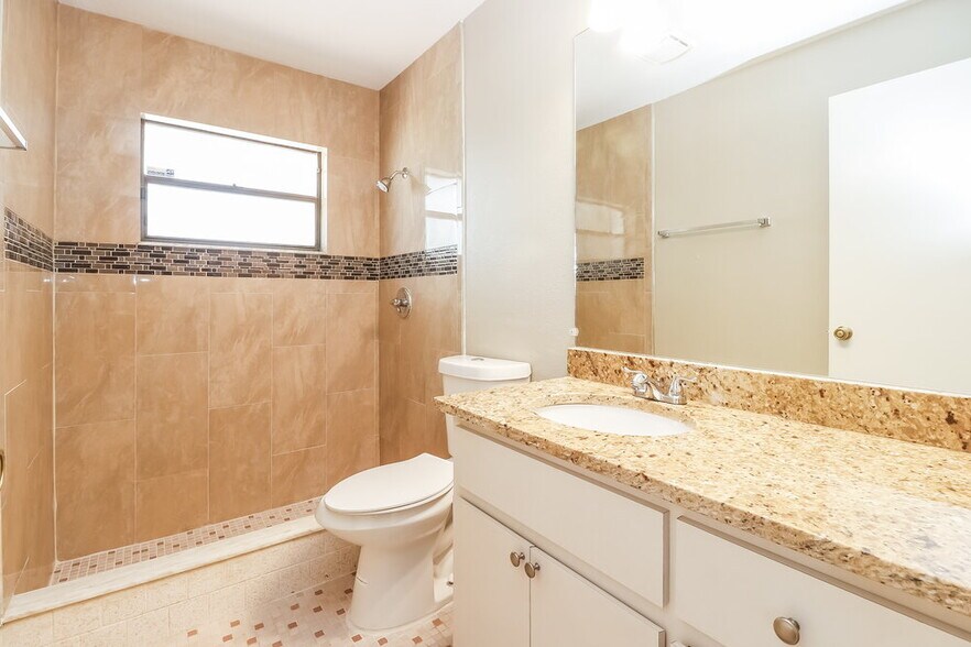 Building Photo - 1266 Bentley Ave