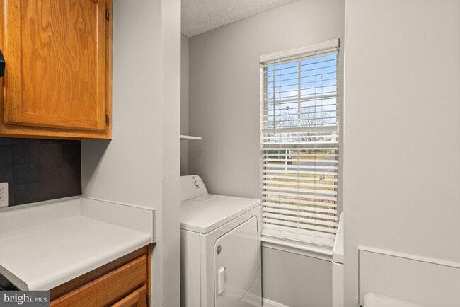 Building Photo - 448 Cromwell Ct