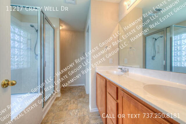 Building Photo - 11217 Crazy Well Dr