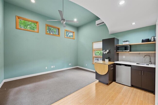 Building Photo - 1227 Hillside Ave